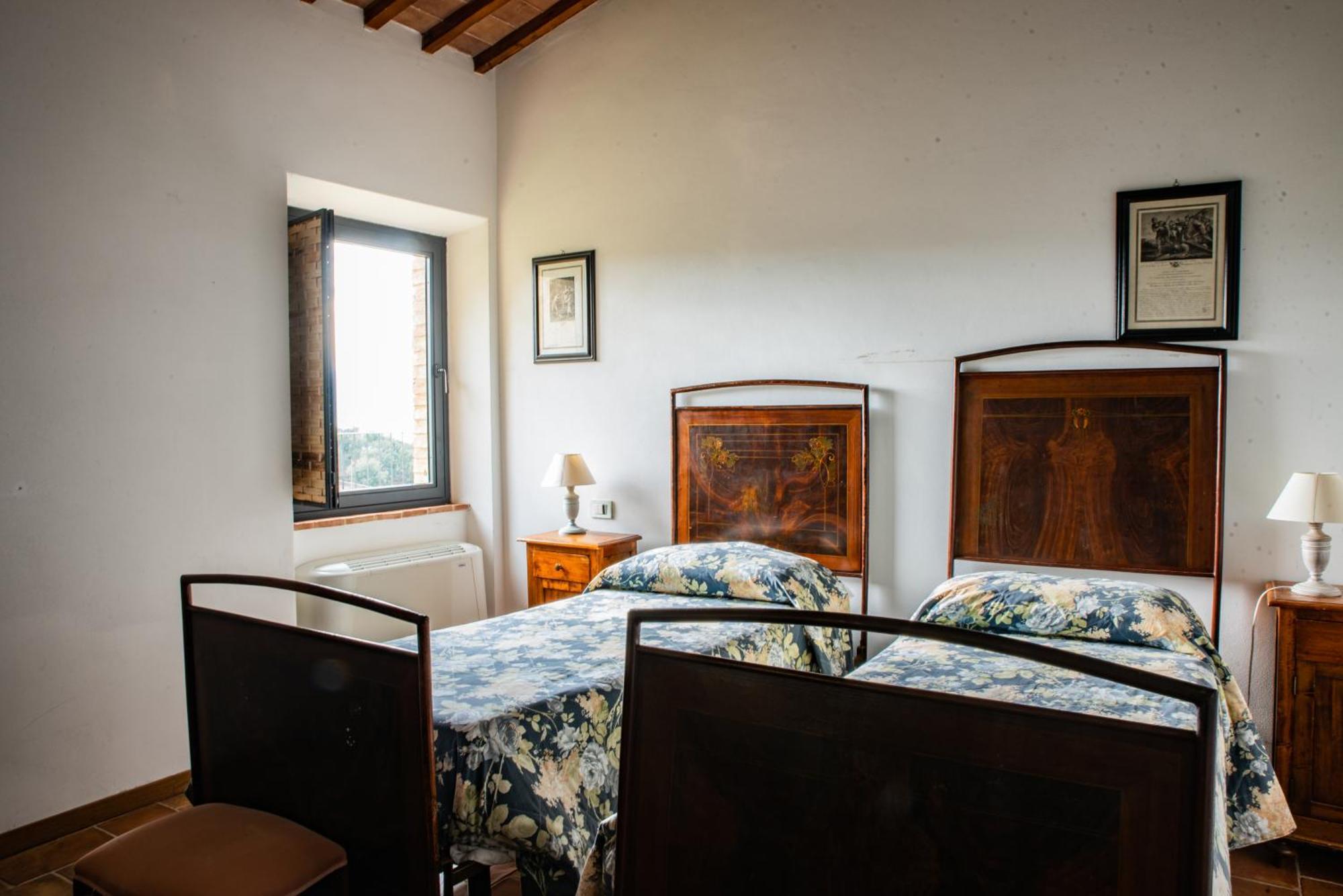 Le 7 Camicie Aparthotel Castelnuovo dell'Abate Room photo